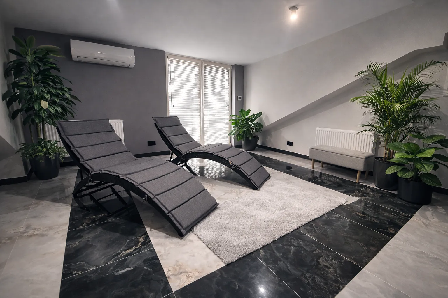 Prywatna strefa SPA FalHouse Bieszczady - jacuzzi i sauna fińska w apartamencie premium - zdjęcie 1